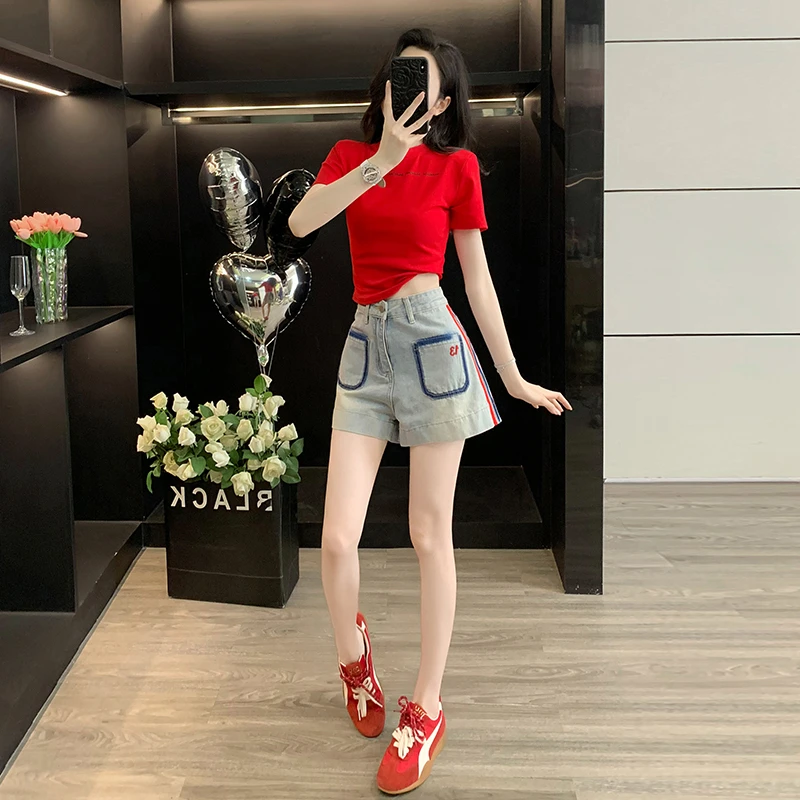 夏季新款洋气时尚红色修身短袖t恤潮流牛仔短裤套装女减龄显瘦