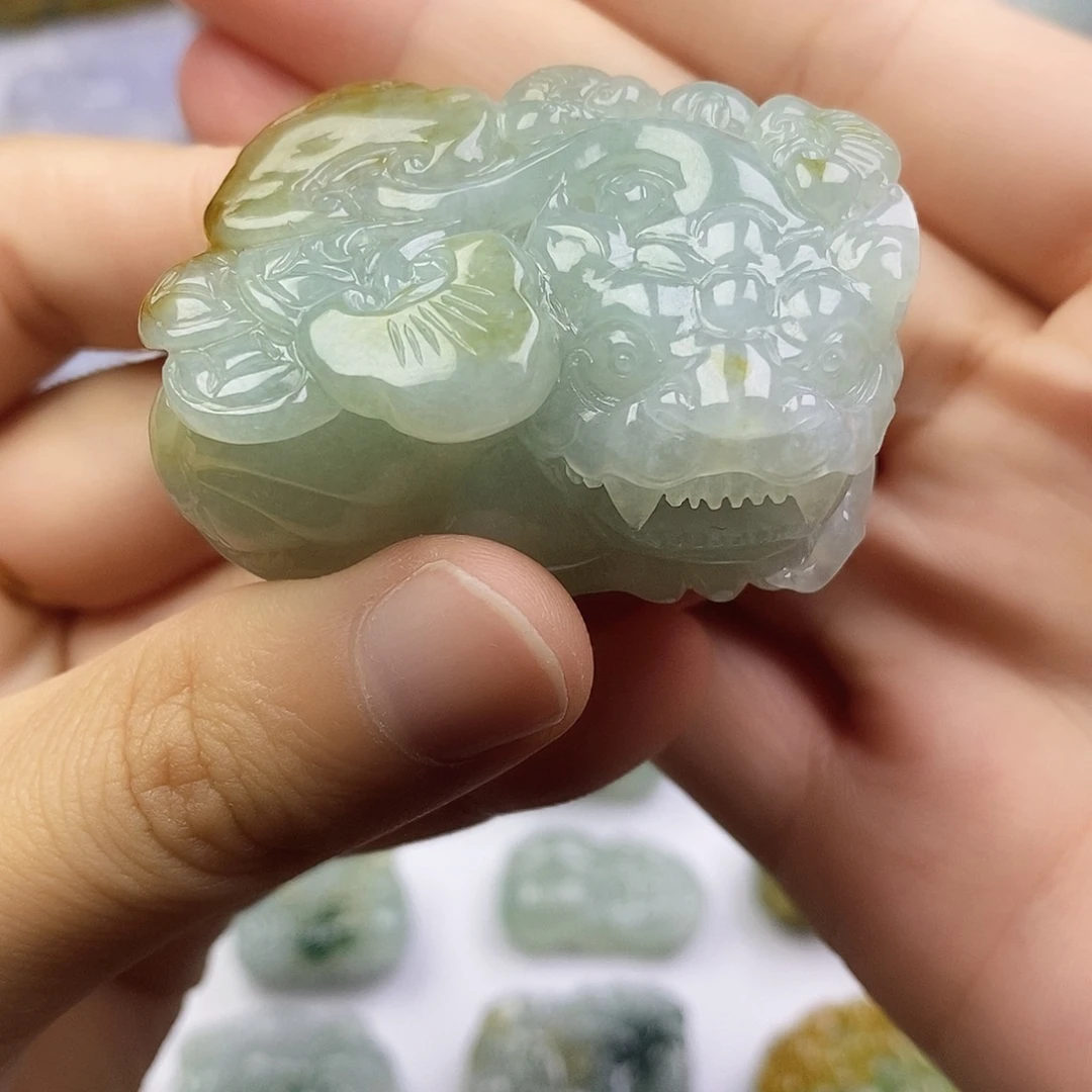 颈饰未镶嵌翡翠貔貅