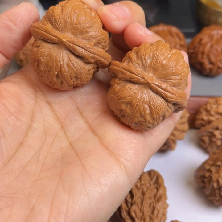 木质类文玩核桃元宝42