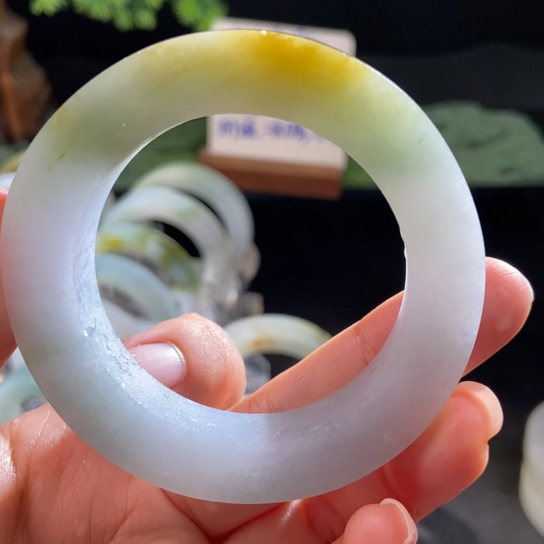未镶嵌手镯定制翡翠