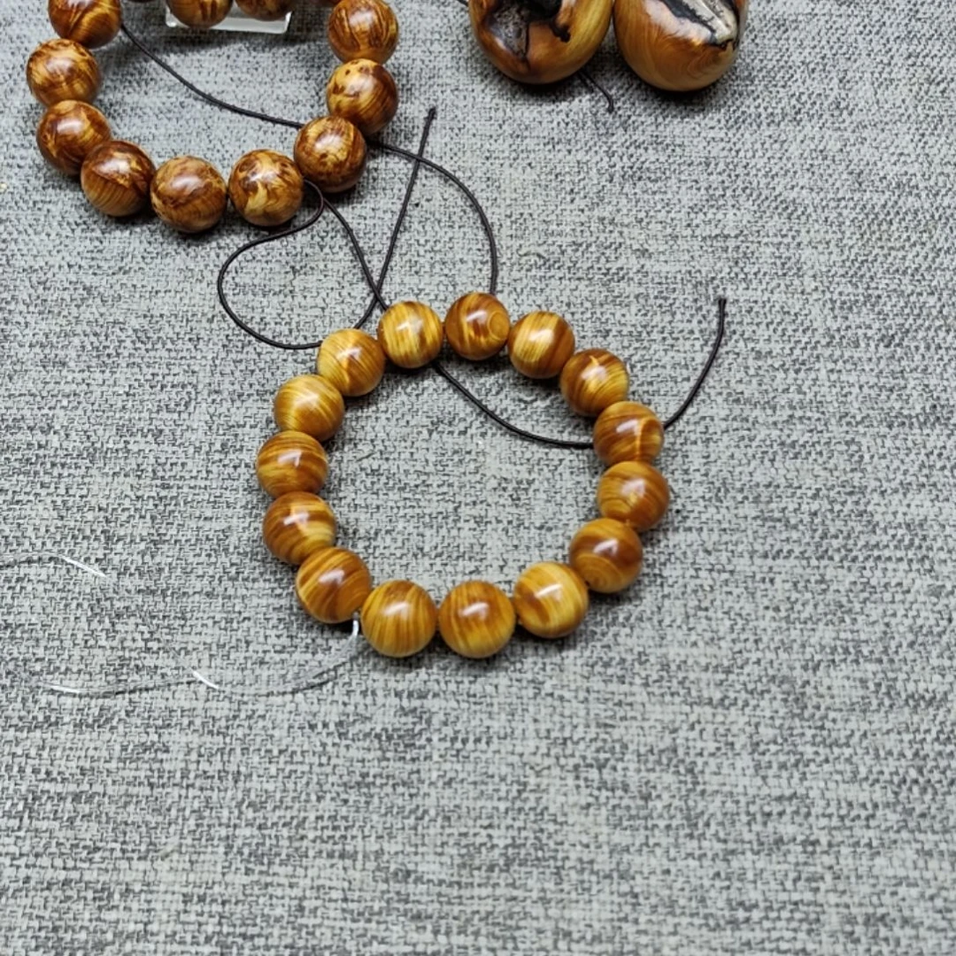 闲****柏木（崖柏）1.5黄泥膏龙胆闪电太行崖柏