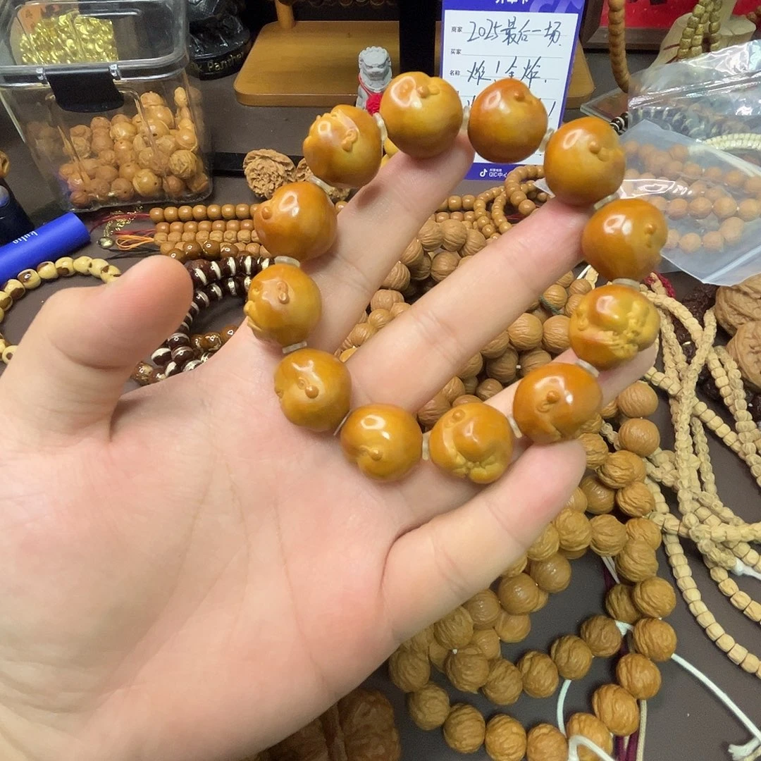 ****半手工雕刻橄榄核人生百态