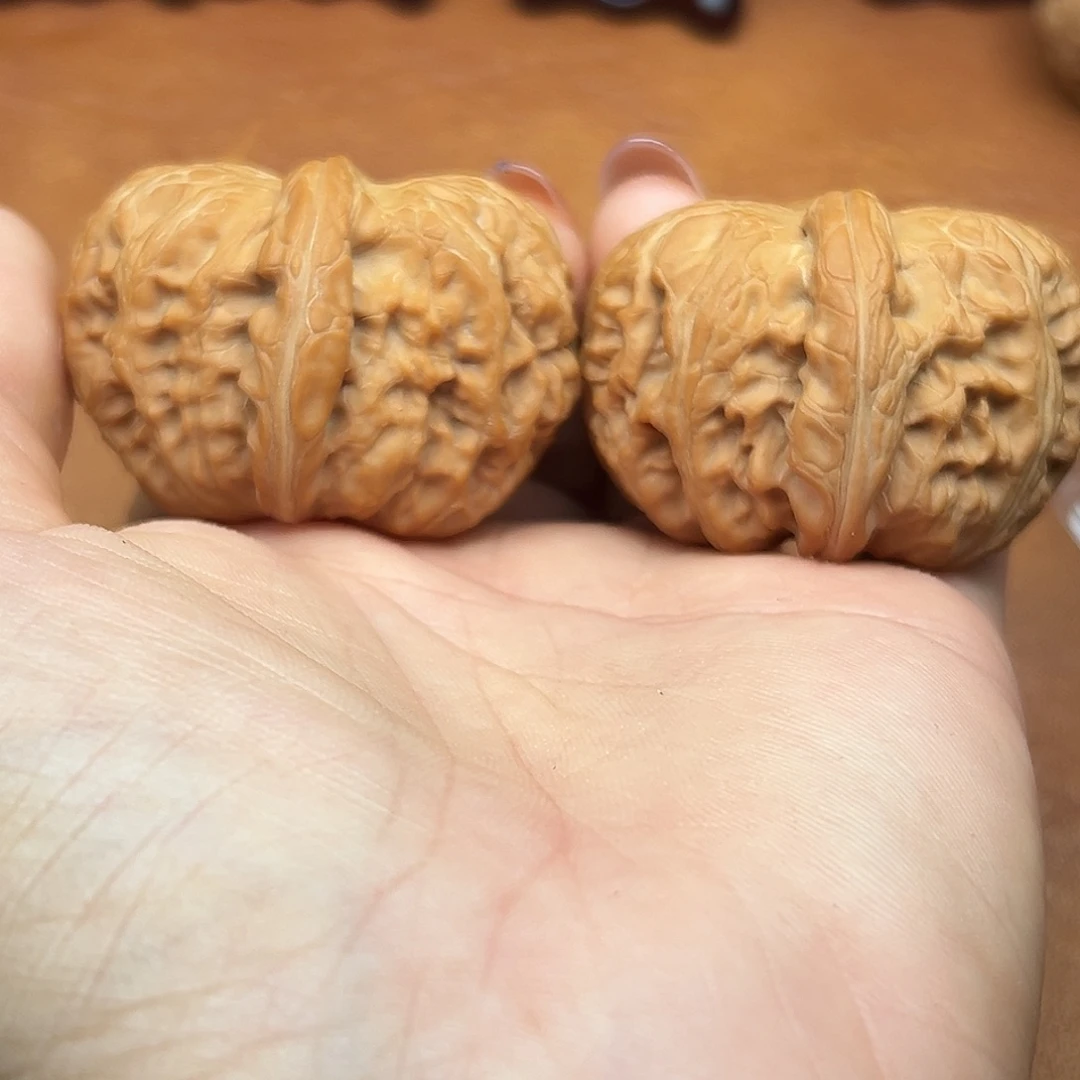 文玩核桃把件元宝