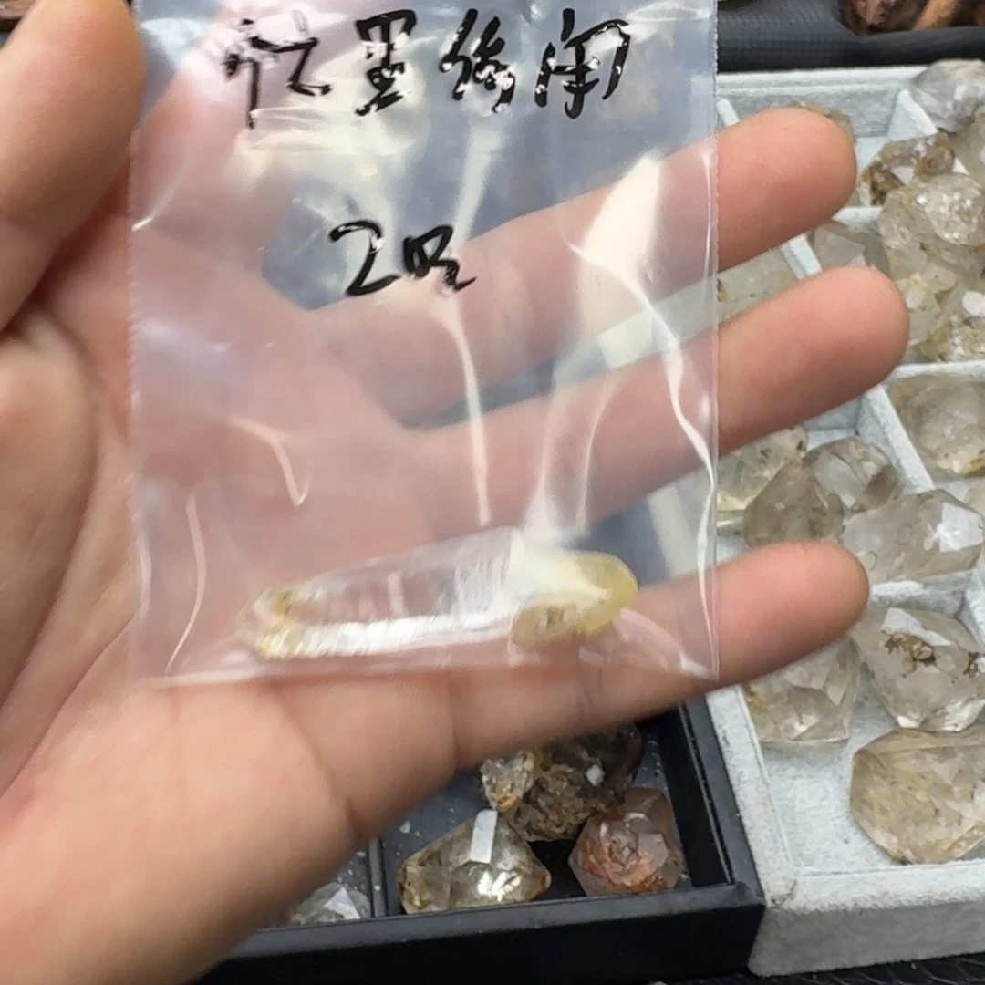 忙***闲石材马岛油胆水晶