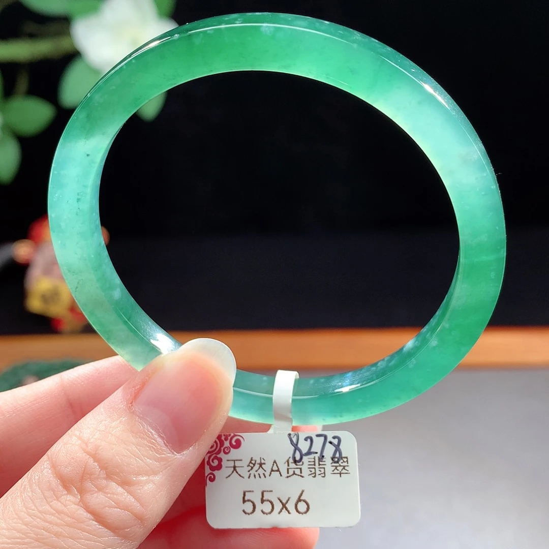 未镶嵌手镯（圆镯）翡翠
