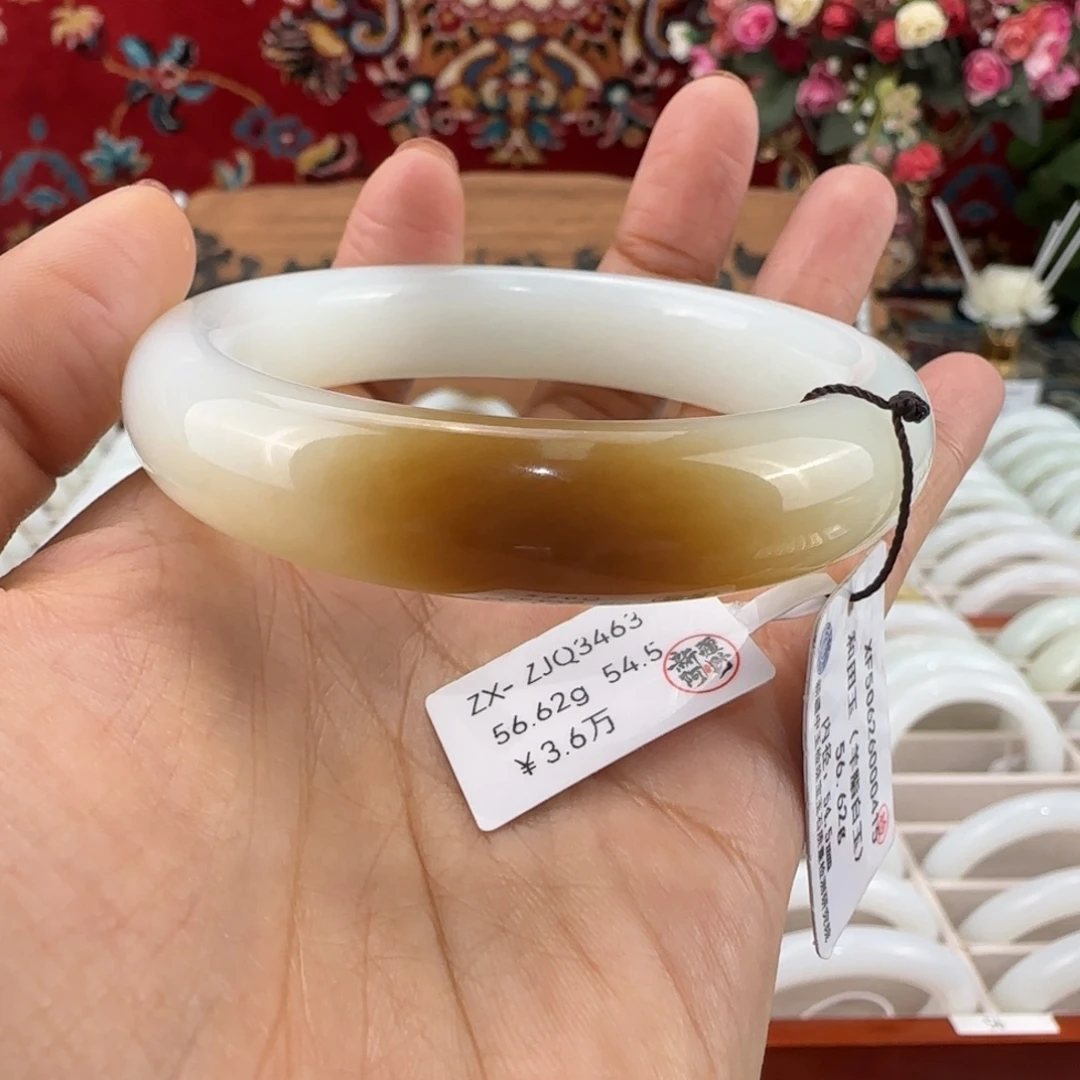 和田玉（糖玉）未镶嵌手镯天然新疆且末一口糖