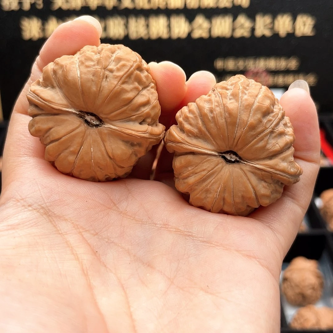 把件文玩核桃哦*噶41毕业级正圆深凹➕近正肩a4