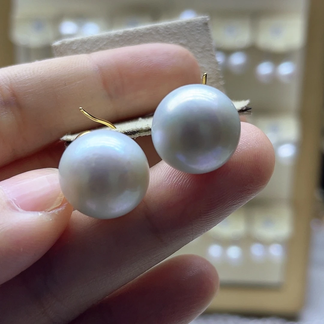 淡水珍珠18K金镶嵌颈饰