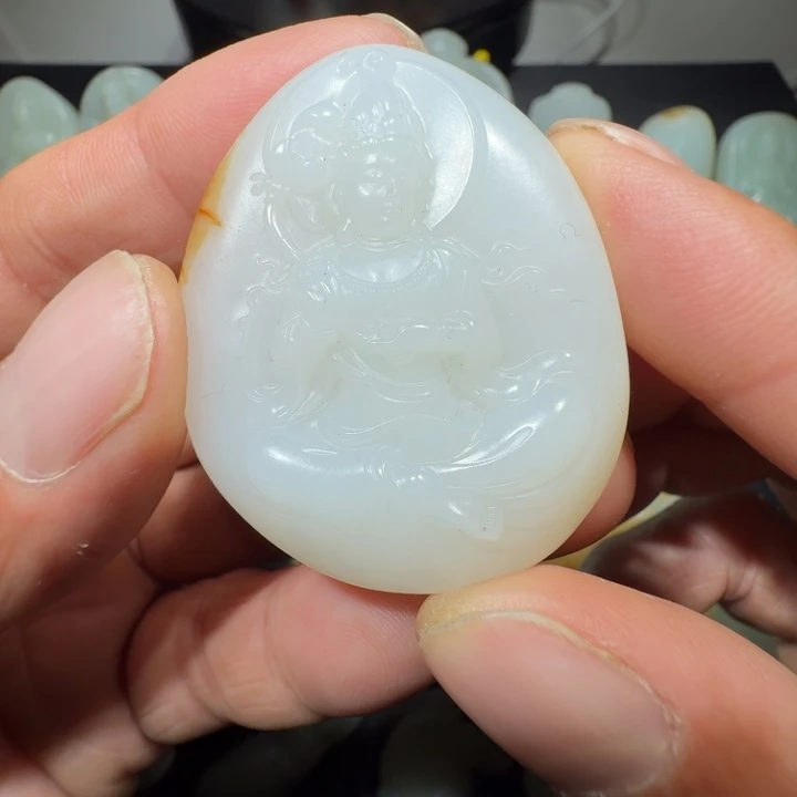 颈饰未镶嵌和田玉君**玉