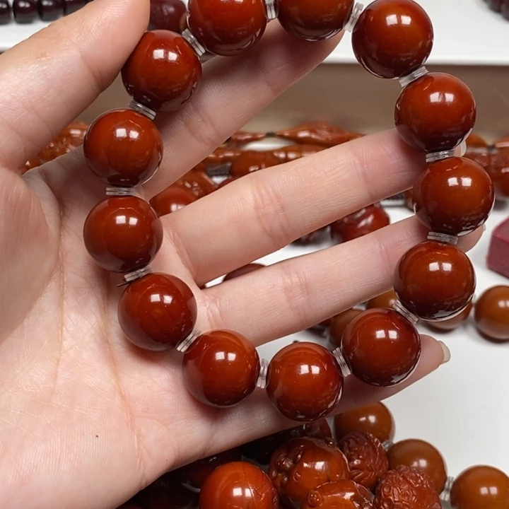 幸***哥橄榄核雕刻工艺的发展与