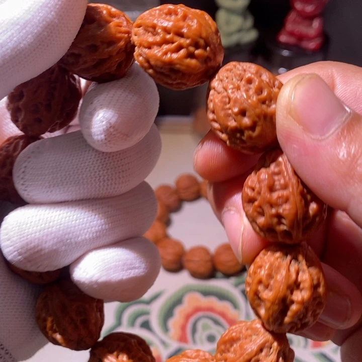 文玩核桃手串……40