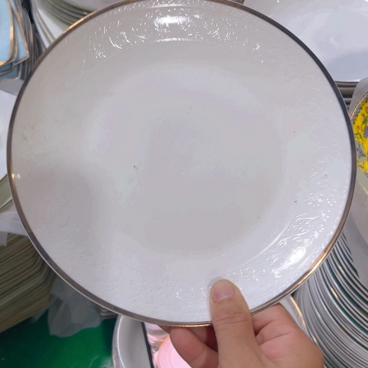 瓷片浮雕八寸浅盘六个微瑕
