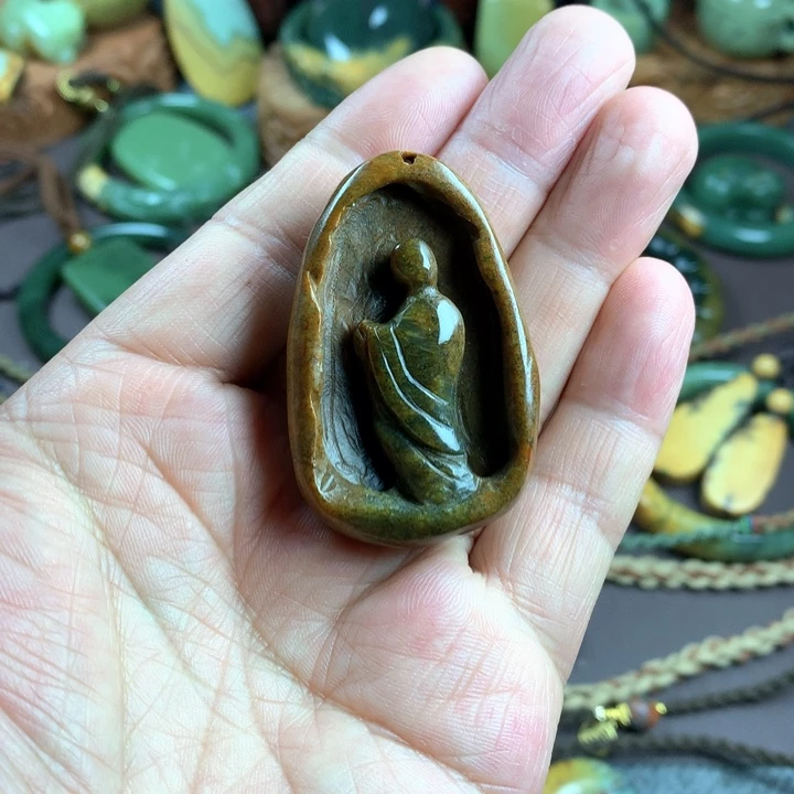 吊坠(赠链)未镶嵌岫岩河磨玉（透闪石质玉）