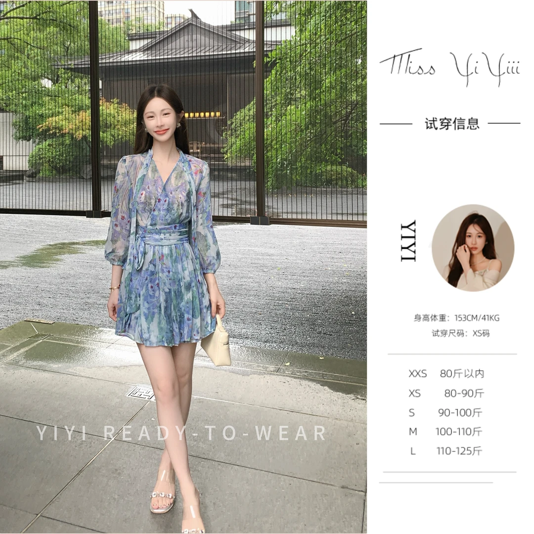 【塞纳花房】<YiYiii>夏季小个子V领气质蓝色碎花连衣裙显瘦裙子