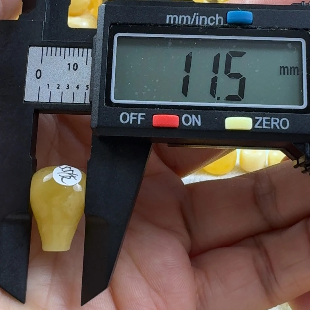 蜜蜡未镶嵌裸石25杂