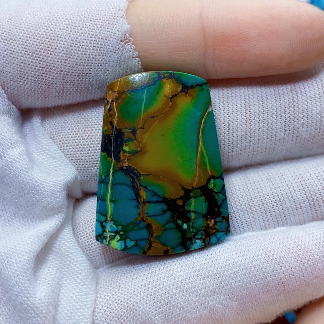 绿松石未镶嵌饰品