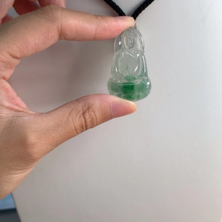 颈饰未镶嵌翡翠….
