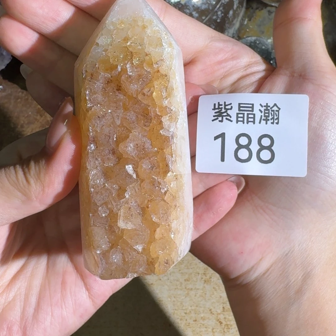 未镶嵌水晶大型摆件（非配饰）