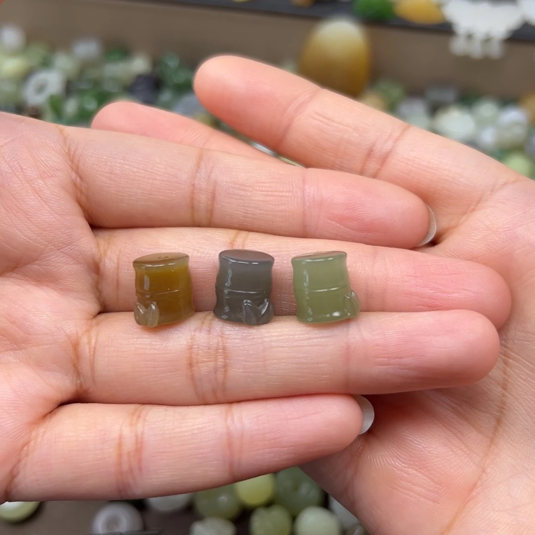 和田玉未镶嵌颈饰98一个多样性发其一