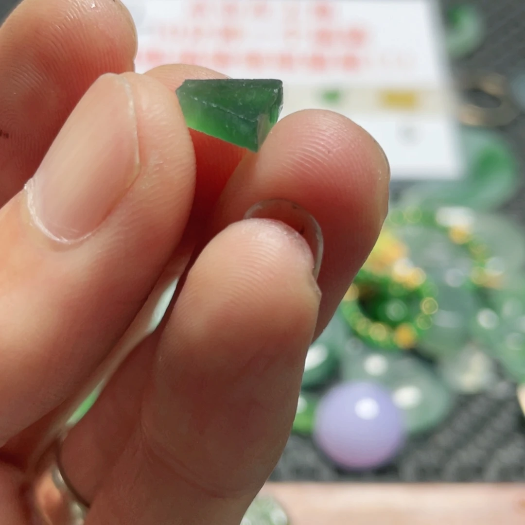 定制翡翠未镶嵌翡翠