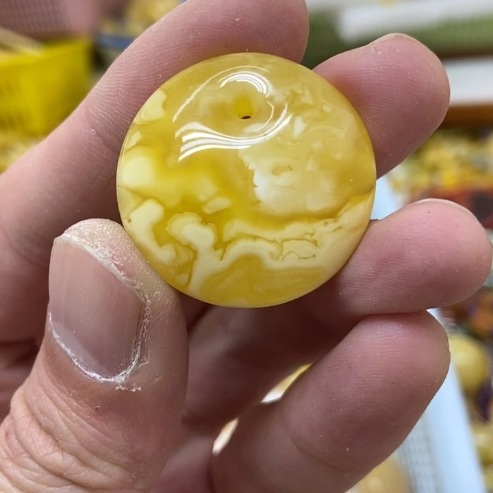 蜜蜡未镶嵌裸石吊坠