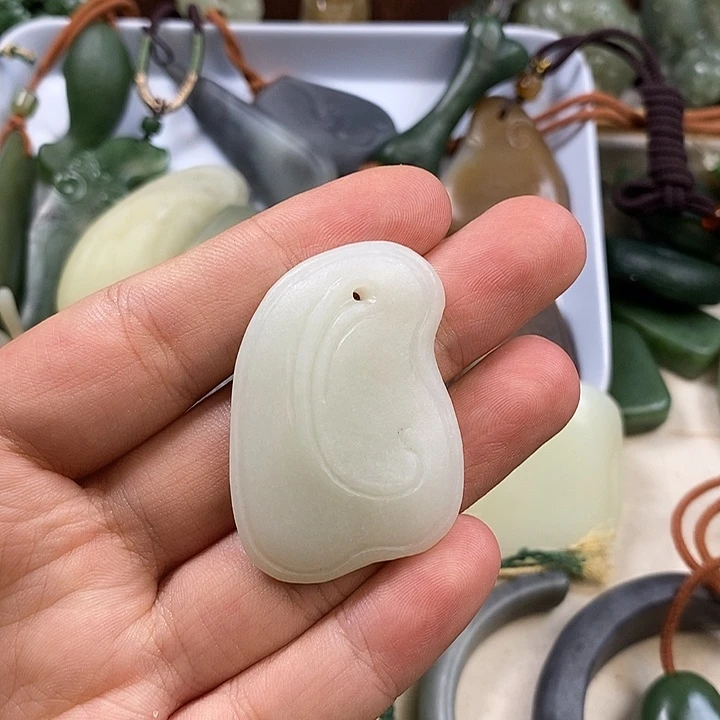 未镶嵌和田玉挂件