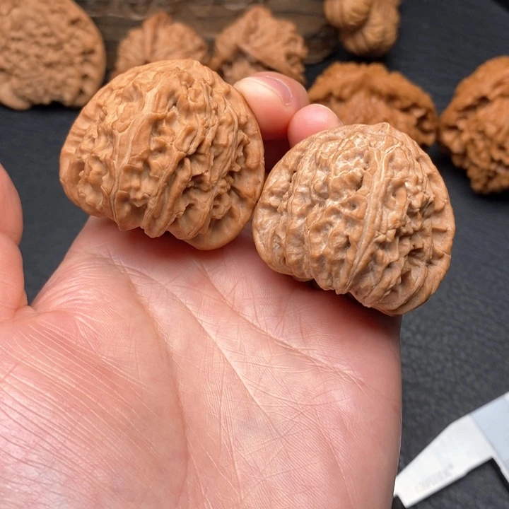 桃核把件城*城40三角白