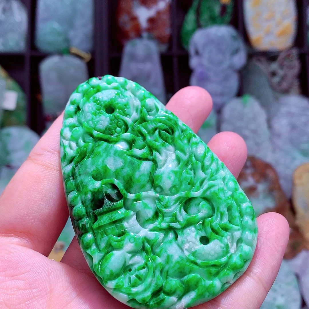 颈饰未镶嵌翡翠天然