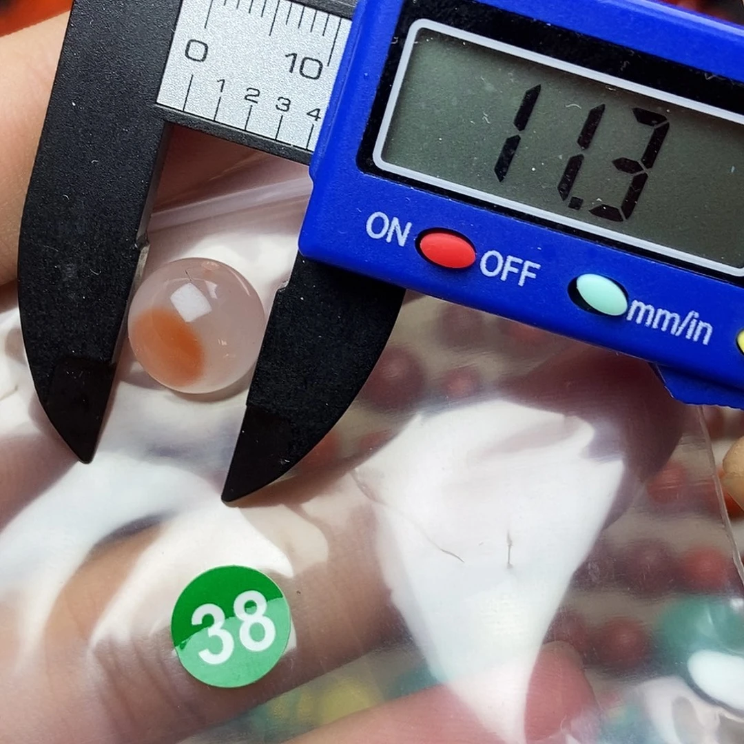 南红玛瑙未镶嵌南红玛瑙有瑕疵