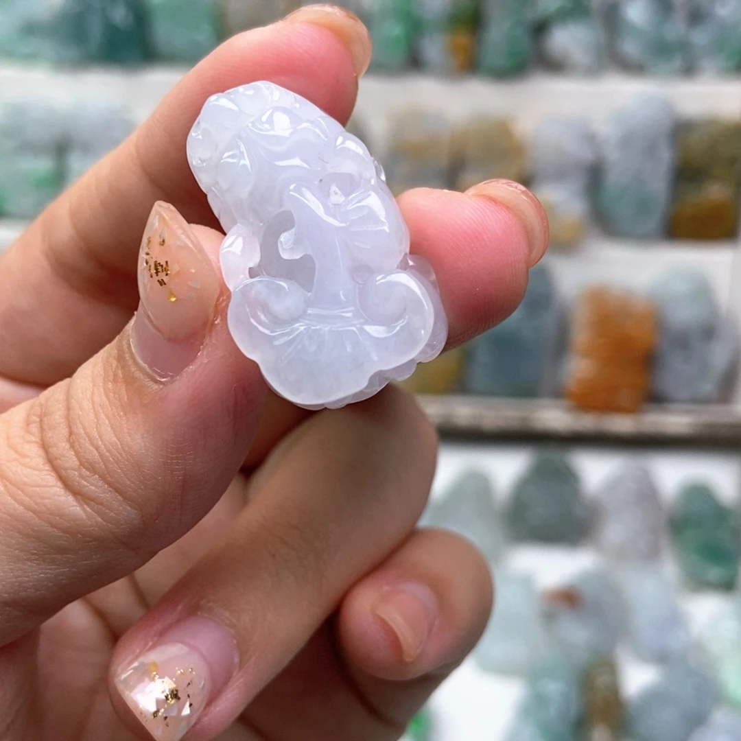 翡翠未镶嵌吊坠(赠链)