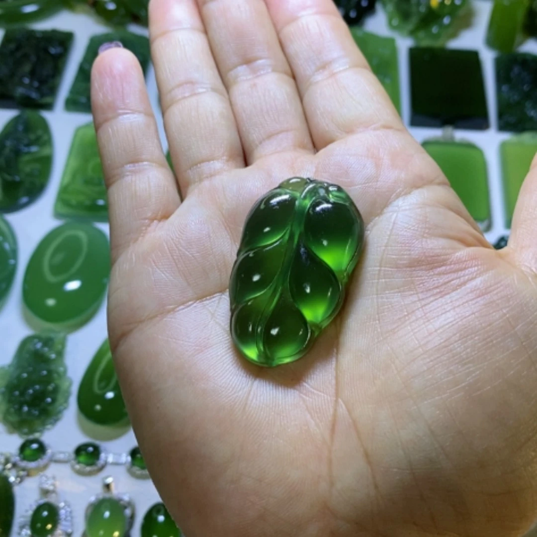 【闪购商品】蛇纹石玉颈饰未镶嵌?****?