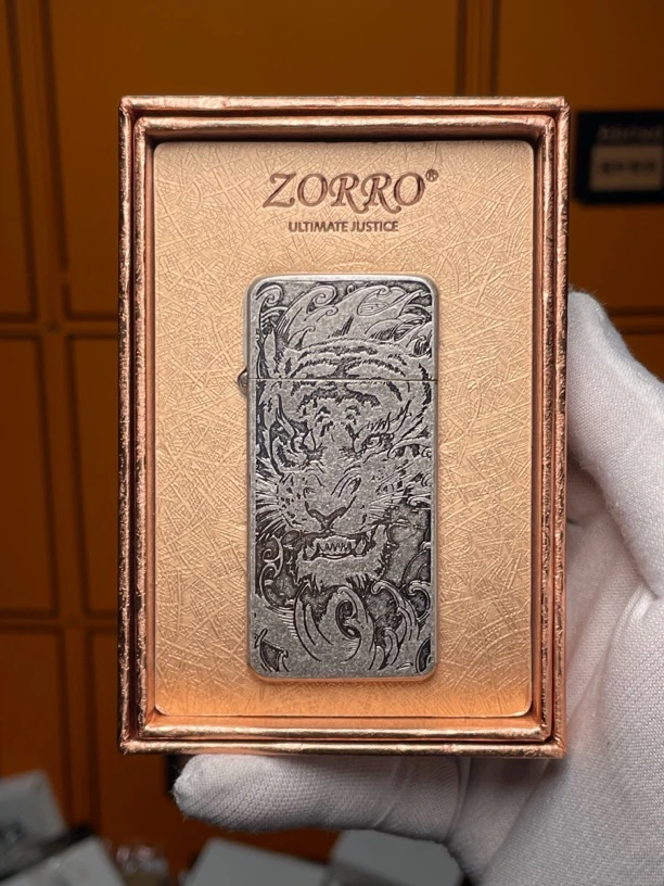 微瑕Zorro佐罗古银精雕双面虎虎生威超薄超窄质感煤油火机ZS5-316