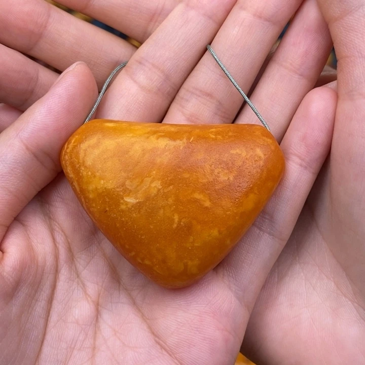 鹤***晨未镶嵌蜜蜡裸石蜜蜡M