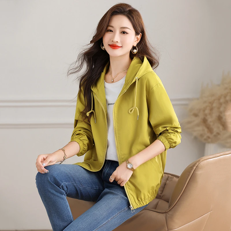 2025春秋季宽松通勤女士韩版大码短款时尚百搭连帽休闲夹克女外套