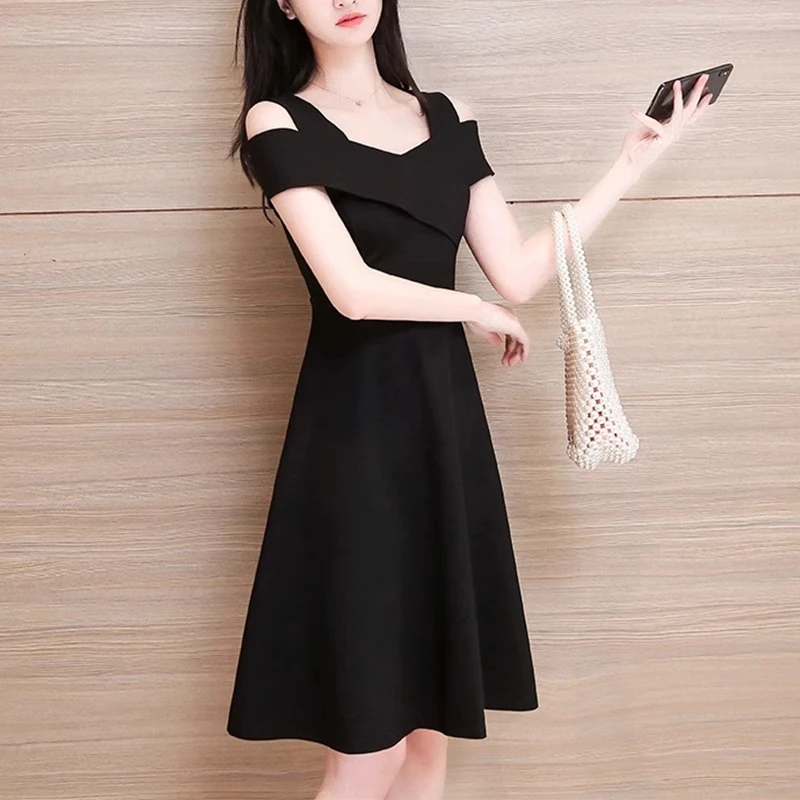 气质吊带裙2025新款女夏季黑色显瘦微胖mm遮肚小个子一字肩连衣裙