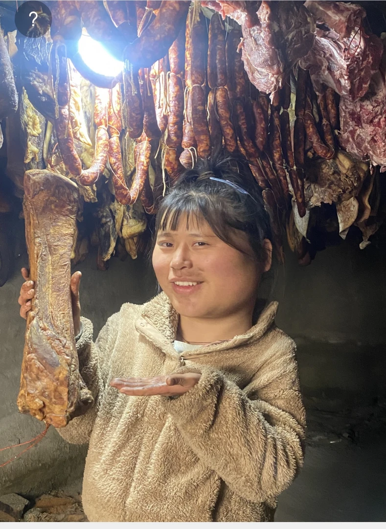 【小胖姑娘】四川高山农家纯粮猪烟熏腊肉散装称重