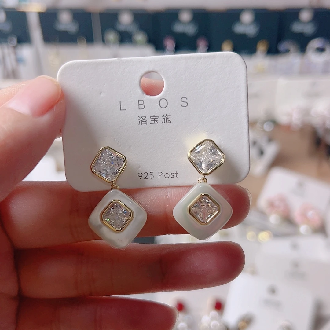 锆石纯铜合金耳环的