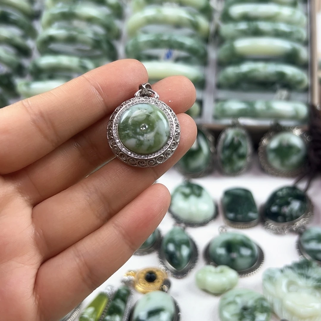 银S925镶嵌蛇纹石玉颈饰