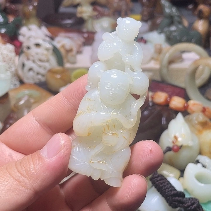 颈饰未镶嵌和田玉（糖玉）