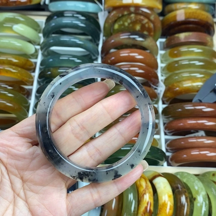 蛇纹石玉未镶嵌手镯58