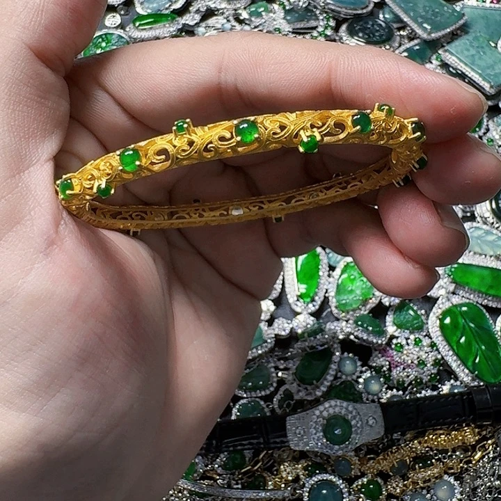 翡翠颈饰未镶嵌天然A货翡翠放漏