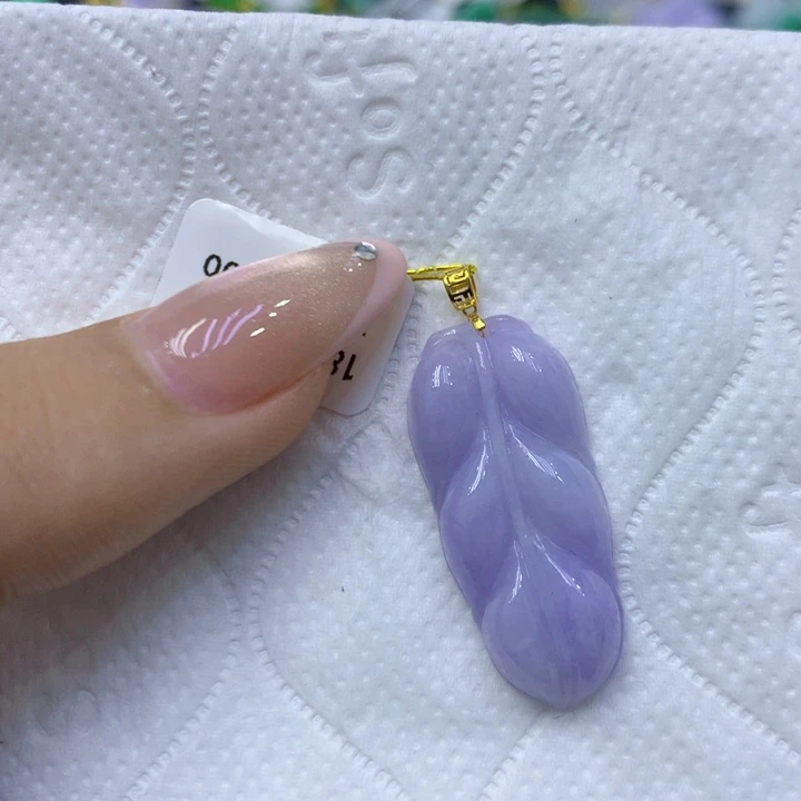 颈饰18K金镶嵌翡翠
