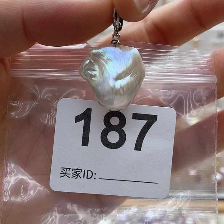 未镶嵌天然珍珠。  漏 漏 漏淡水珍珠