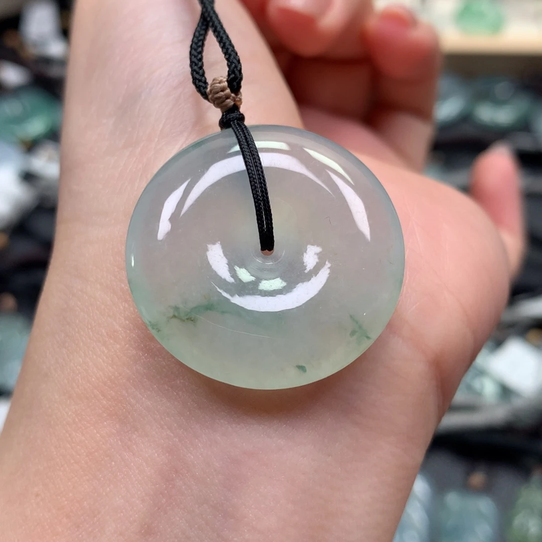 翡翠颈饰未镶嵌扣子