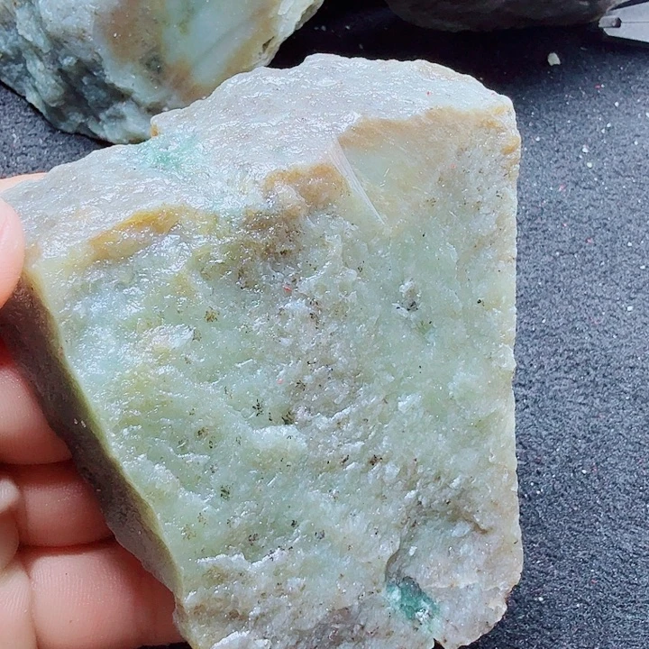 未镶嵌和田玉（糖玉）珠宝半成品
