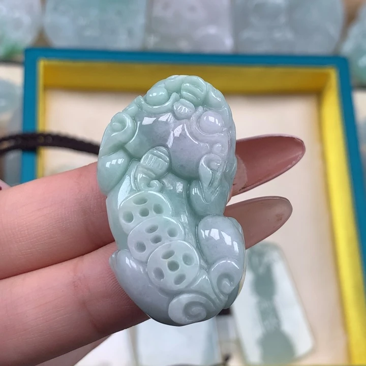 颈饰未镶嵌翡翠貔貅