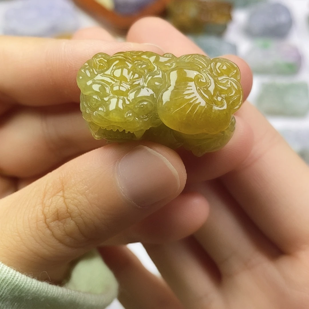 颈饰未镶嵌翡翠貔貅