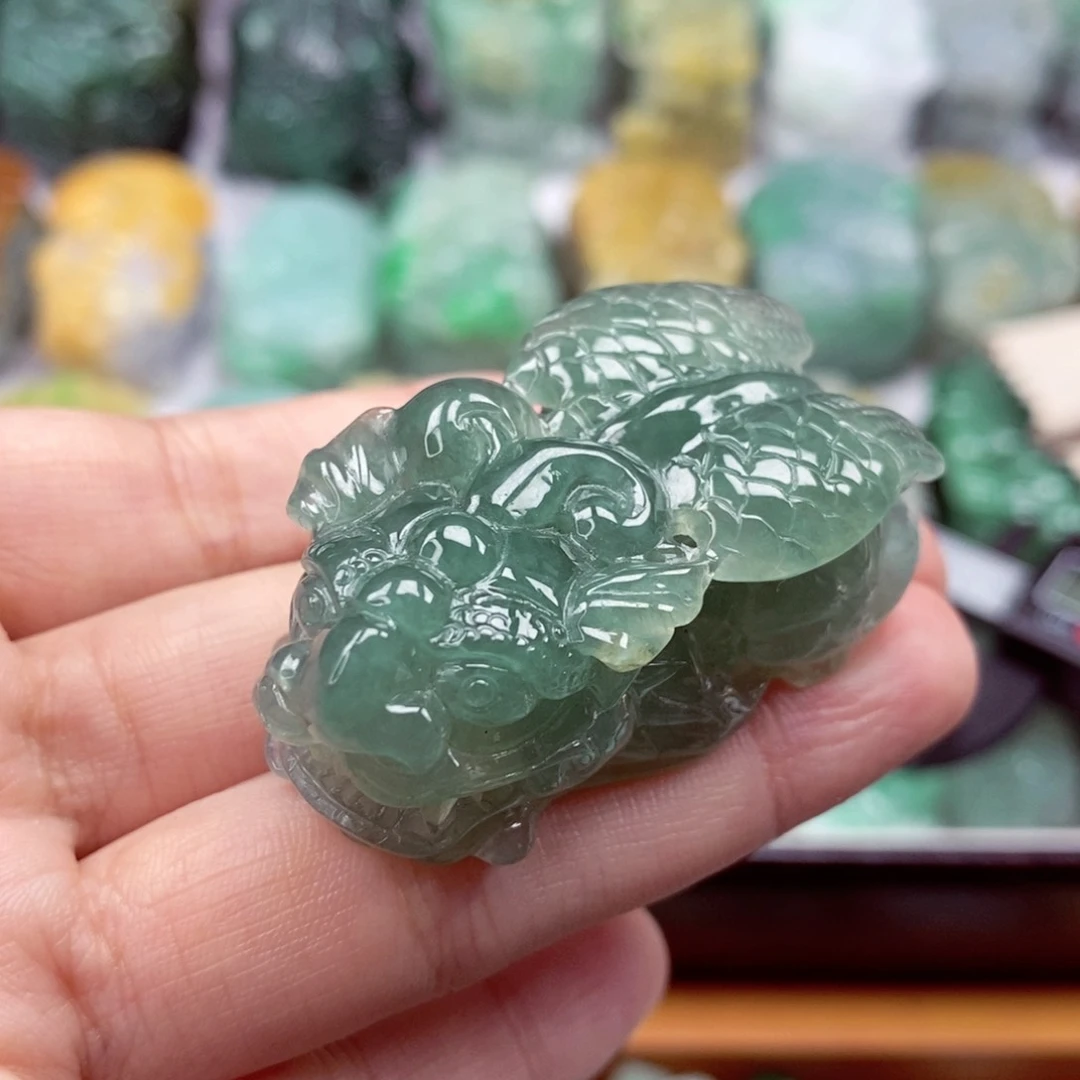 翡翠颈饰未镶嵌翡翠