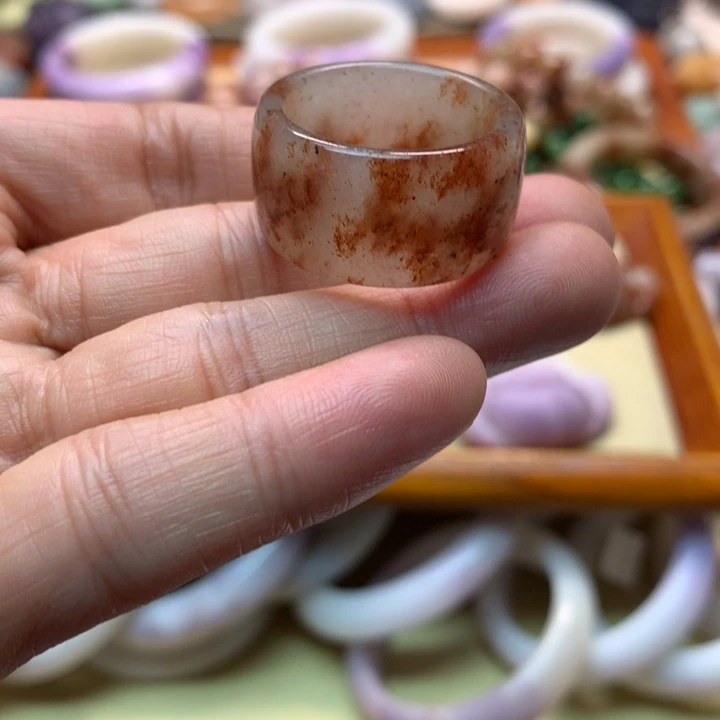 石英岩玉未镶嵌踏雪戒圈20.8