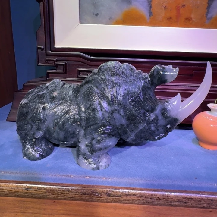 图***图石材桂林鸡血玉摆件